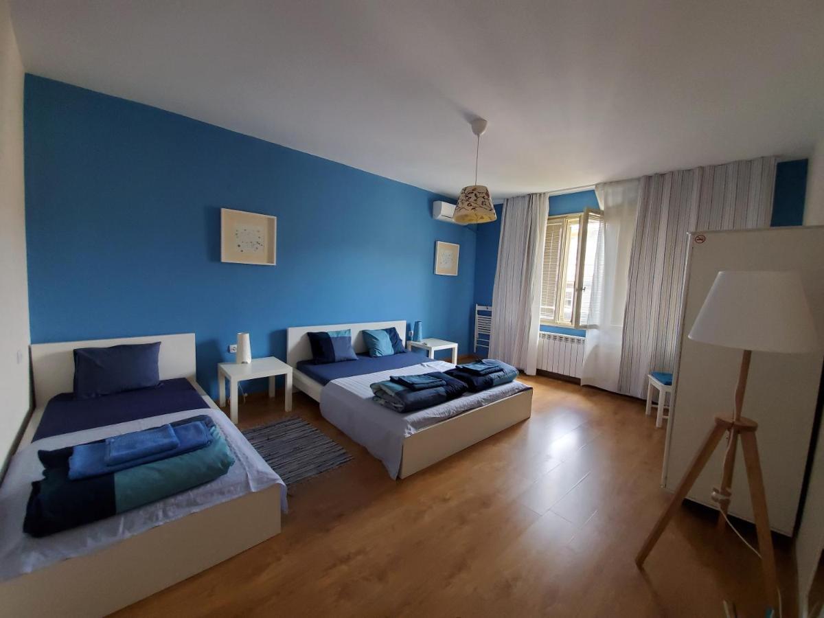 סופיה Sunny Central Apartment מראה חיצוני תמונה