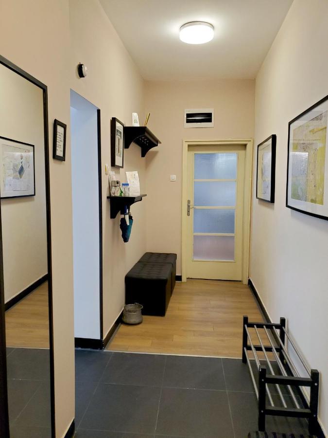 סופיה Sunny Central Apartment מראה חיצוני תמונה