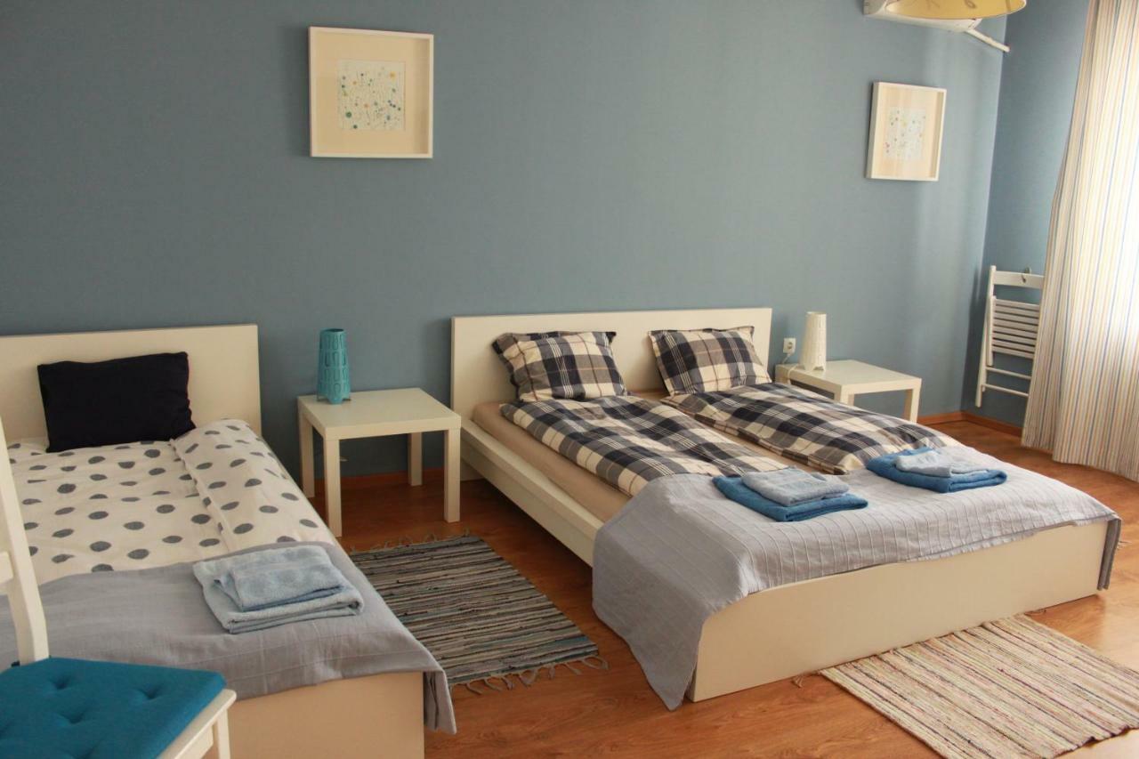 סופיה Sunny Central Apartment מראה חיצוני תמונה